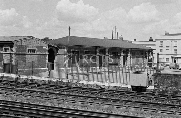 CUL0071 - Front exterior of Salisbury closed GWR station 3/7/66