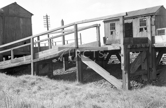 CUL0663 - Approach ramp to the platform at Darby End Halt 19/4/57