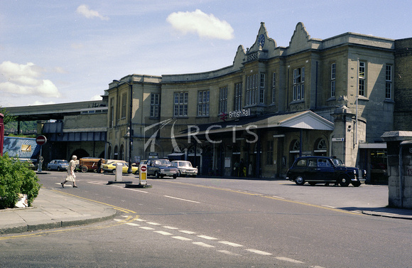 GGR0312C - Exterior view of Bath Spa station c 1990s