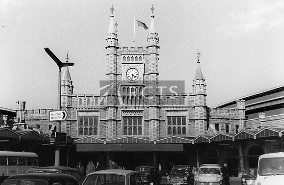 JEB0267 - Bristol Temple Meads station exterior (cars parked in forecourt) 6/4/68