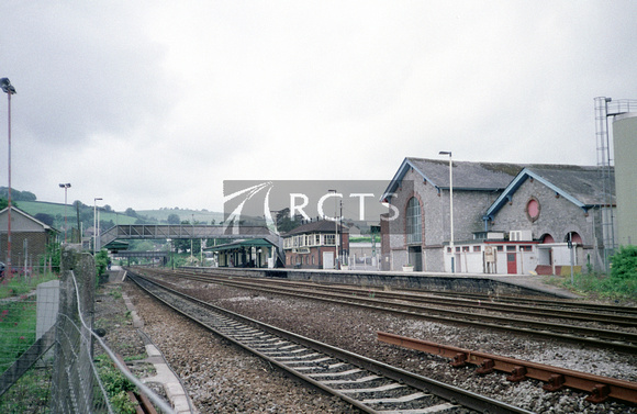 JFR0316C - View looking south west at Totnes station c 2004-6