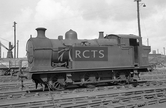 BJW0035 - Cl 0-6-0T No. 92 (ex RR) in Cardiff Docks c 1947-54
