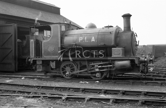 FAI4110 - 0-4-0ST No. 47 (Hudswell Clarke 1104 of 1915) at the Port of London Authority, Millwall Docks 25/10/58