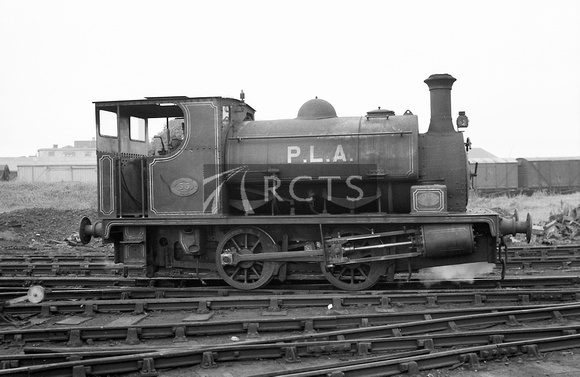 FAI4111 - 0-4-0ST No. 55 (Hudswell Clarke 1177 of 1915) at the Port of London Authority, Millwall Docks 25/10/58
