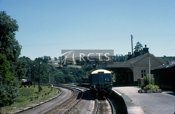 RIP0366C - View along the platform at Fowey station showing a DMU in the platform c August 1963