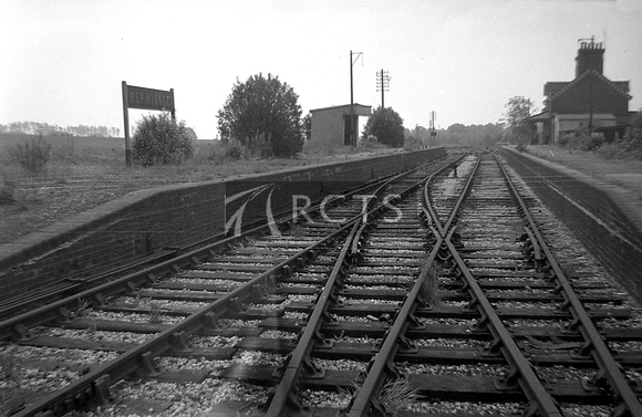 WOOL038 - Hermitage station looking south from down track 2/6/66