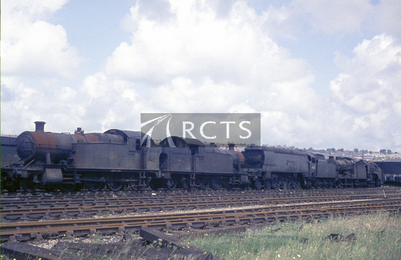CH06364C - Barry scrapyard showing Cl 7200 locos and Cl WC 19/6/65