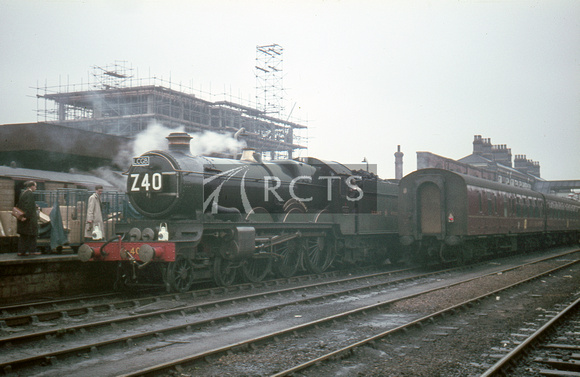 RE01724C - Unidentified Castle Class loco on an LCGB special c 1960s