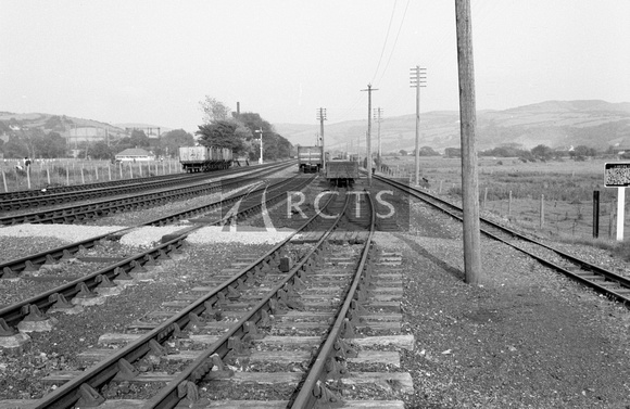 NB00720 - View along the tracks from the platform end at Aberystwyth, June 1963