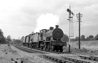 CH01316 - Cl 2P No. 40564 piloting Cl 4F No. 44417 on the 1520 Bath to Templecombe service at Cole 7/8/61