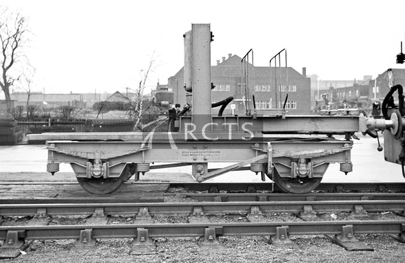 CH05033 - Roadrailer adaptor bogie (for carrying the front end of the leading roadrailer in a train) at Millbrook 10/1/61