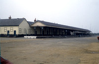 RIP0053C - View of platforms and station building (part) at Yarmouth Beach station, July 1982