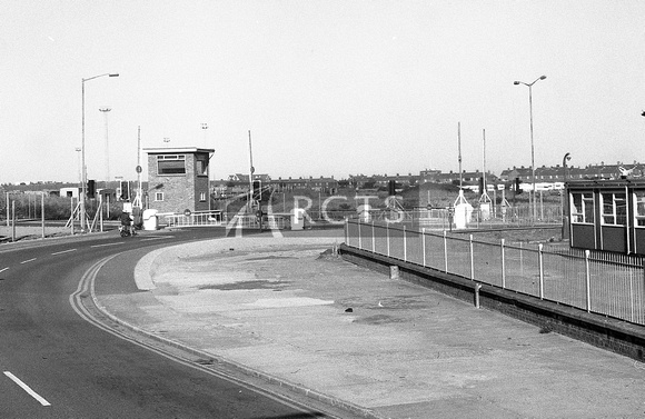 CUL3519 - The barriers at the Docks Road crossing, Felixstowe 2/8/77