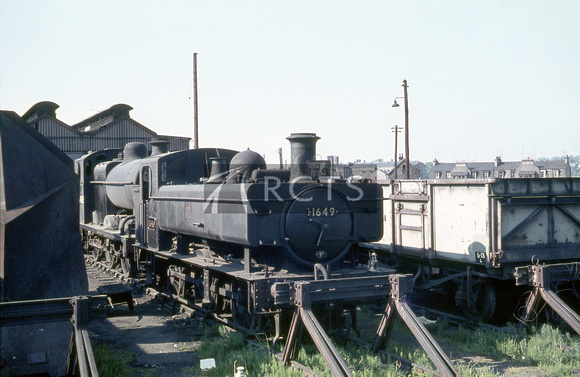RE00047C - Cl 1600 No. 1649 at Perth shed 1963