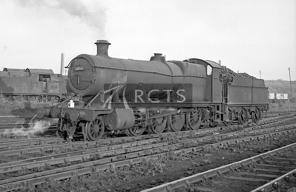 CH02241 - Cl 2800 No. 2859 at Cardiff East Dock shed 15/9/63