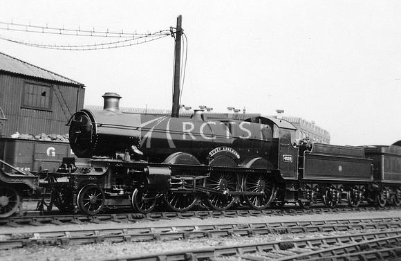DEW0236 - Cl 4000 No. 4034 'Queen Adelaide' (with elbow steam pipes) at Swindon shed 27/9/36