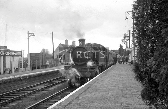 CC00462 - Cl 5100 No. 4141 at Bourton-on-the-Water station c 1960s