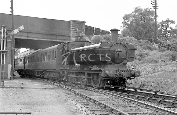 CH00127 - Cl 5700 No. 5784 on the 1420 Yeovil Town to Pen Mill at Yeovil Town 16/5/59