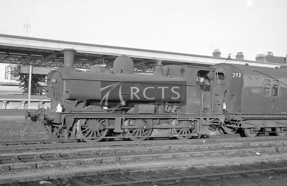CH00254 - Cl 5700 No. 7780 station pilot at Weymouth 14/8/59