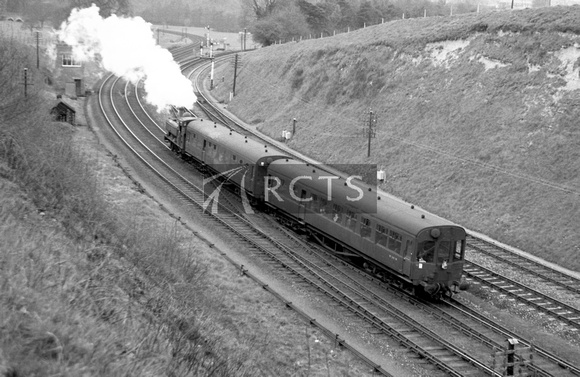 CH02566 - Cl 6400 No. 6435 on the 1445 Yeovil Town to Yeovil Junction service at Yeovil South Junction 18/4/64