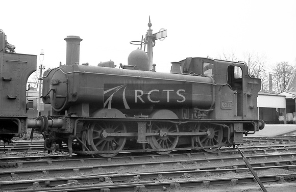 CH02568 - Cl 6400 No. 6412 at Yeovil Town shed 18/4/64