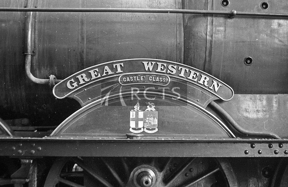 DAV0304 - Cl 7000 No. 7007 'Great Western' (detail of nameplate) c early 1960s