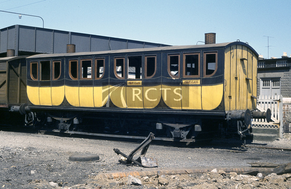 CH06407C - 4-wheel 1st class open non-gangway coach as used in the film 'The First Great Train Robbery' at Bray 16/5/80
