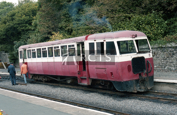 NB01783C - Ex Irish railcars (in dilapidated condition) at Douglas station