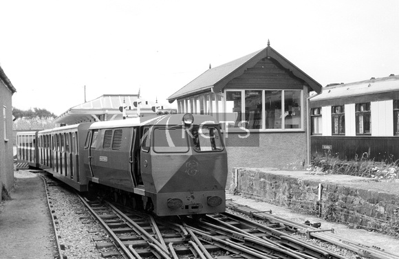 CH05461 - R&ER diesel loco 'Shelagh of Eskdale' leaving Ravenglass with the 0850 train for Dalegarth 8/7/72