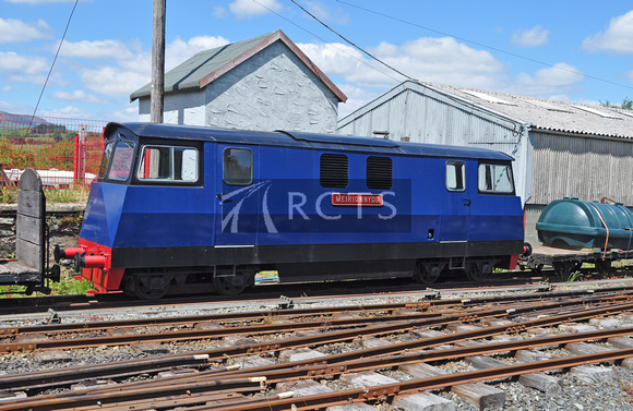 RH00388C - Diesel loco 'Meirionnydd' at Llanuwchyllynn station, Bala Lake Railway 19/6/10
