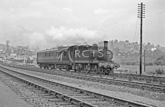 CH00463 - Cl 1400 No. 1419 on a one coach train at Lostwithiel 16/4/60