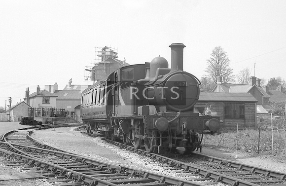 CH02118 - Cl 1400 No. 1471 on the 1125 Tiverton to Culmstock Halt service at Uffculme 1/6/63