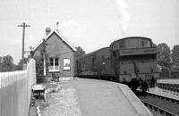 CH02123 - Cl 1400 No. 1471 on the 1445 Hemyock to Tiverton Junction service at Uffculme (loco bunker first) 1/6/63
