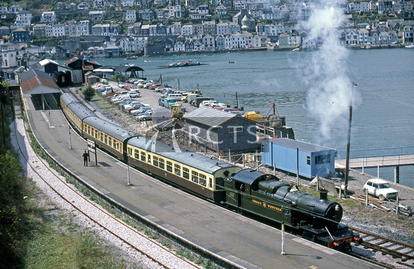 GMS0978C - Cl 4200 No. 5239 departing from Kingswear (SDR) station c May 1979