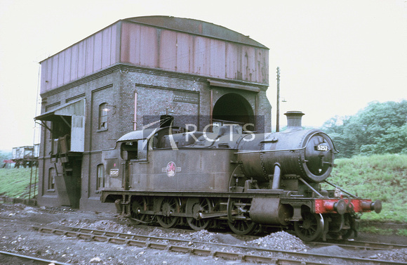 MJB0363C - Cl 4200 No. 5252 by the coaling plant at Aberdare shed 1964