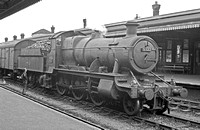 CH00169 - Cl 4300 No. 5322 shunting parcels stock at Reading General 6/6/59