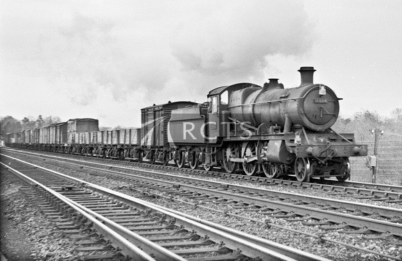 CH00453 - Cl 4300 No. 7324 on a goods at Shawford 14/4/60