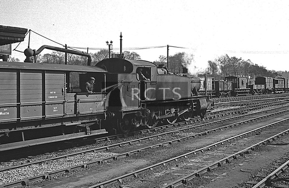 CRA0061 - Cl 6100 No. 6129 on a freight at Worcester Summer 1965