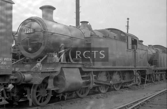 CH01271 - Cl 7200 No. 7203 at Swansea East Dock shed 23/7/61