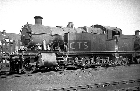 FAI0208 - Cl 7200 2-8-2T No. 7213 at Gloucester shed 9/4/39