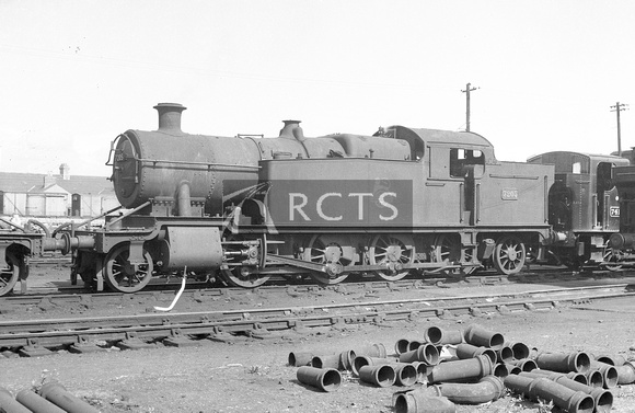 JAY2467 - Cl 7200 No. 7205 at Cardiff Canton shed 14/9/57