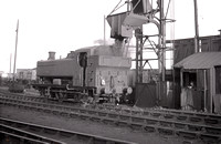 CH01928 - Cl 9400 No. 9413 coaling at Southall shed 16/9/62