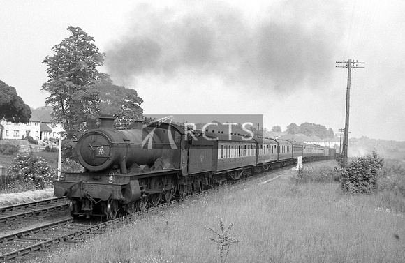 CH00529 - Cl 4900 No. 4928 'Gatacre Hall' on the 1445 Portsmouth to Bristol service at Salisbury 3/6/60