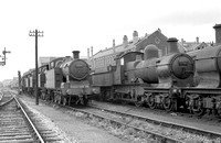 NB01474 - Line up of locos at Swindon c late 1950s