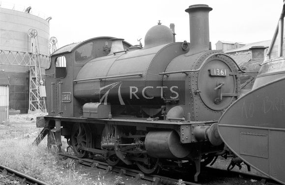 NB00908 - Cl 1361 No. 1361 at Swindon Works 24/7/60