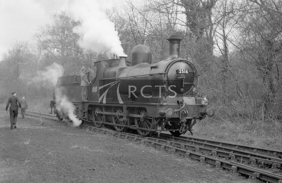 NB00962 - Cl 2301 No. 2516 light engine c mid-late 1950s