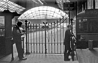 CUL1918 - Ticket barrier on platform 1 at Liverpool Central 19/8/66