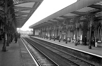 PG00170 - View looking west along No. 1 platform at Warrington Central station c 1970s