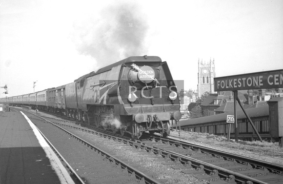 AW00569 - Cl MN No. 35027 'Port Line' on 'The Golden Arrow' at Folkestone Central station 7/6/51