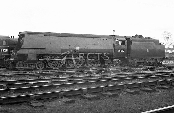 JAY0344 - Cl MN No. 35012 'United States Lines' at Salisbury shed 2/11/52